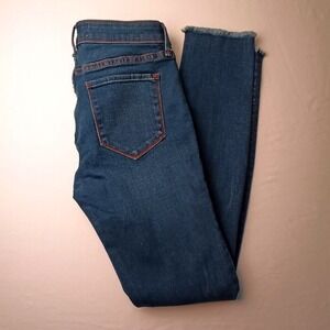 Abercrombie & Fitch Womens The Super Skinny Mid Rise Distressed
Jeans Size 27/4